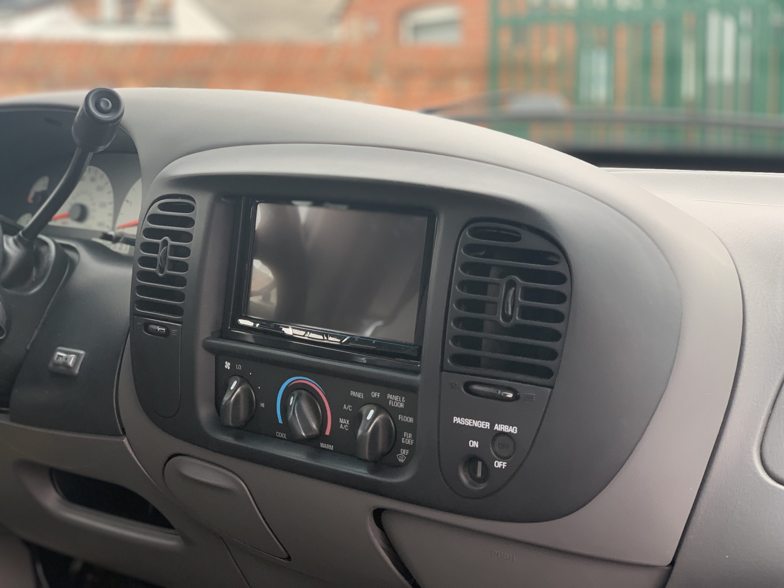 Ford F150 Lightning – Pioneer Z9200 Double Din – 2001 | John Kleis Audio